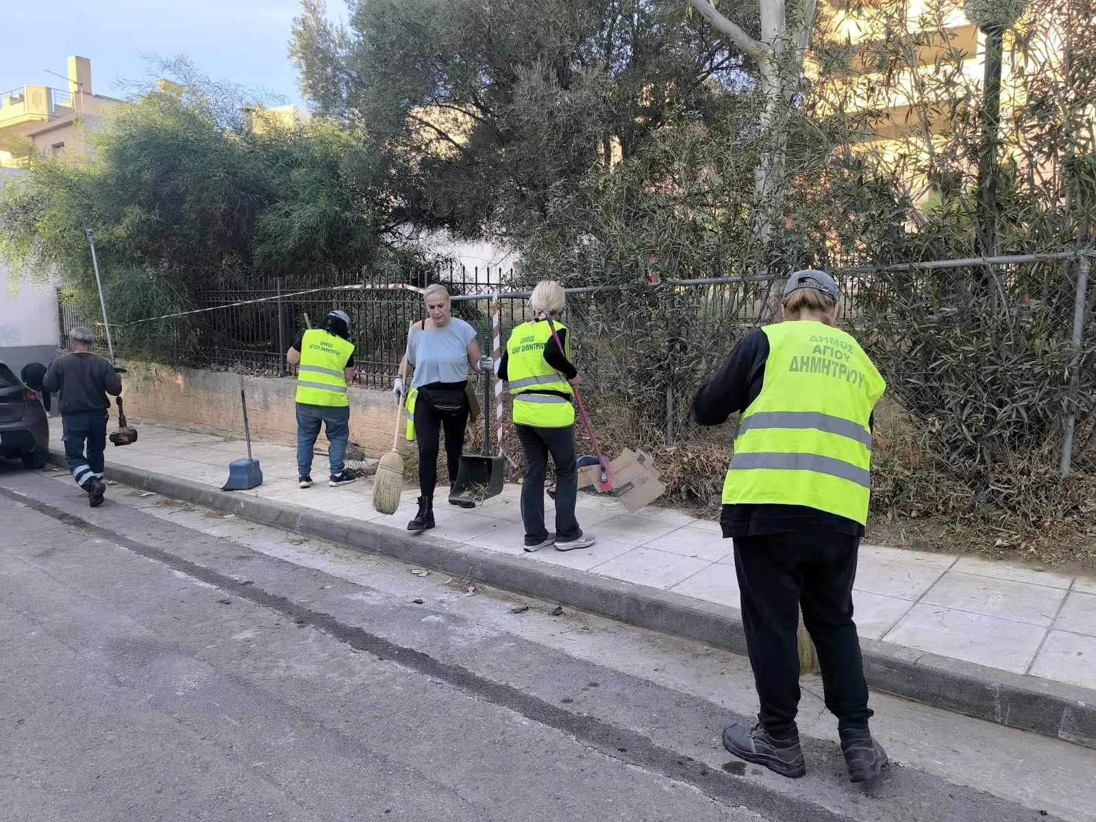 Στον πεζόδρομο της Κνωσσού και στην οδό Ασυρμάτου, η τακτική εβδομαδιαία δράση «Φροντίζουμε την πόλη μας, σε κάθε γειτονιά»